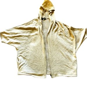 Hooded lite weight sweater short sleeve